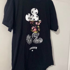 Black and white Mickey tee shirt